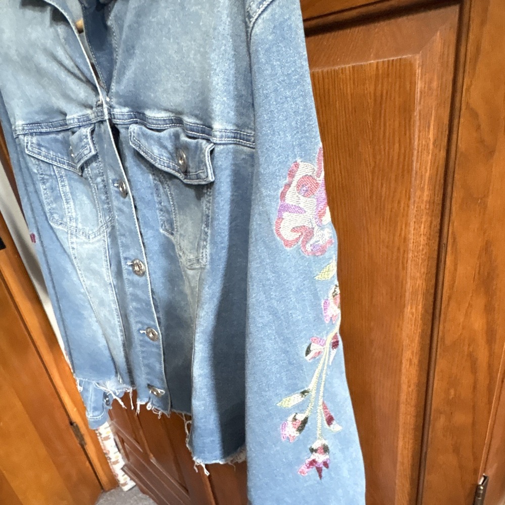 Ashley Stewart Denim Jacket 14 16 Embroidered Flowers Short Cotton Polyester